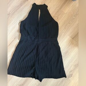 NWT Dynamite Women’s L Black Pleated Halter Romper